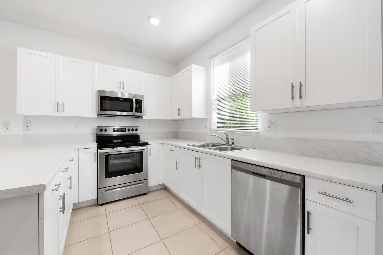 534 SW 19th Terrace, Fort Lauderdale, FL 33312 photo 4