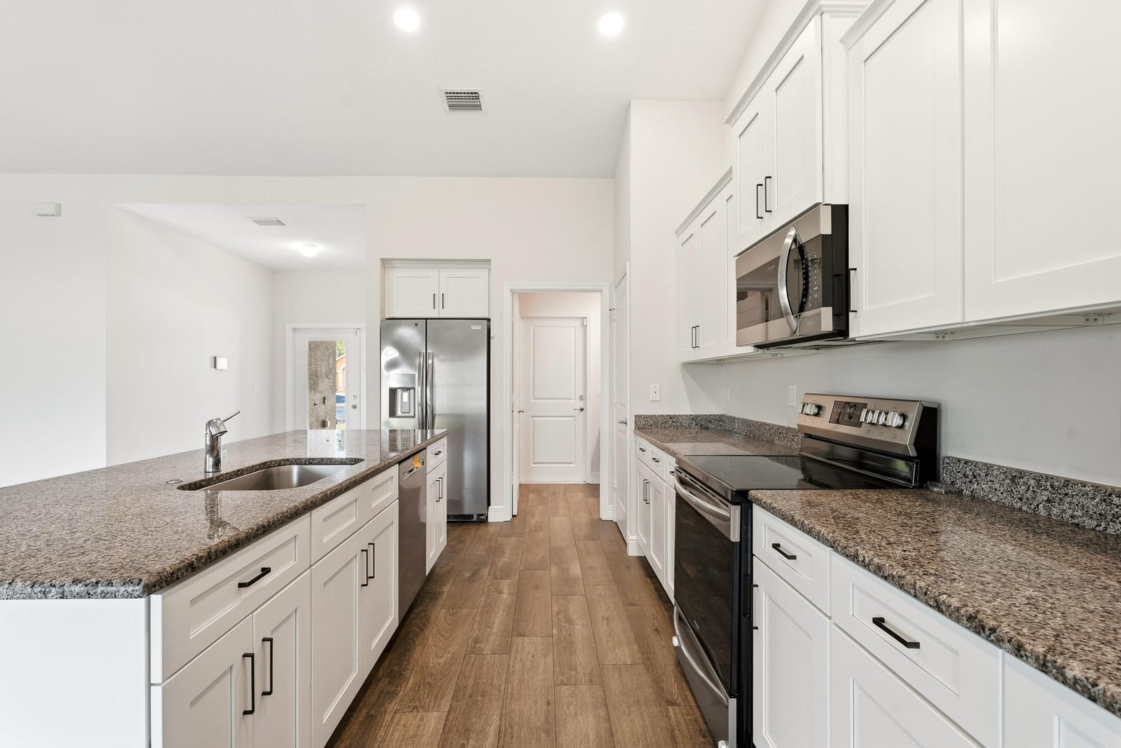 1692 SW Alvaton Avenue — photo 11