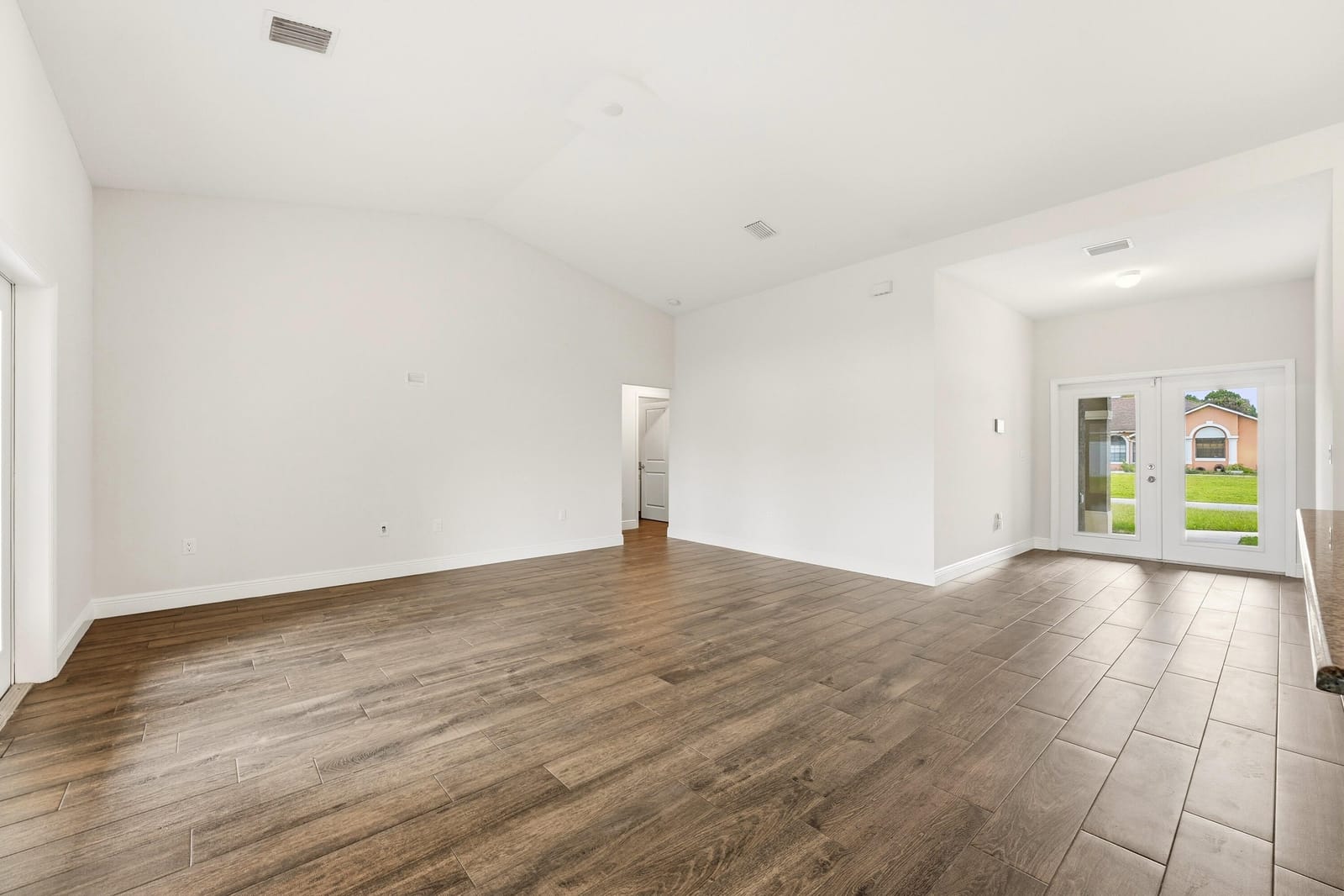 1692 SW Alvaton Avenue — photo 12