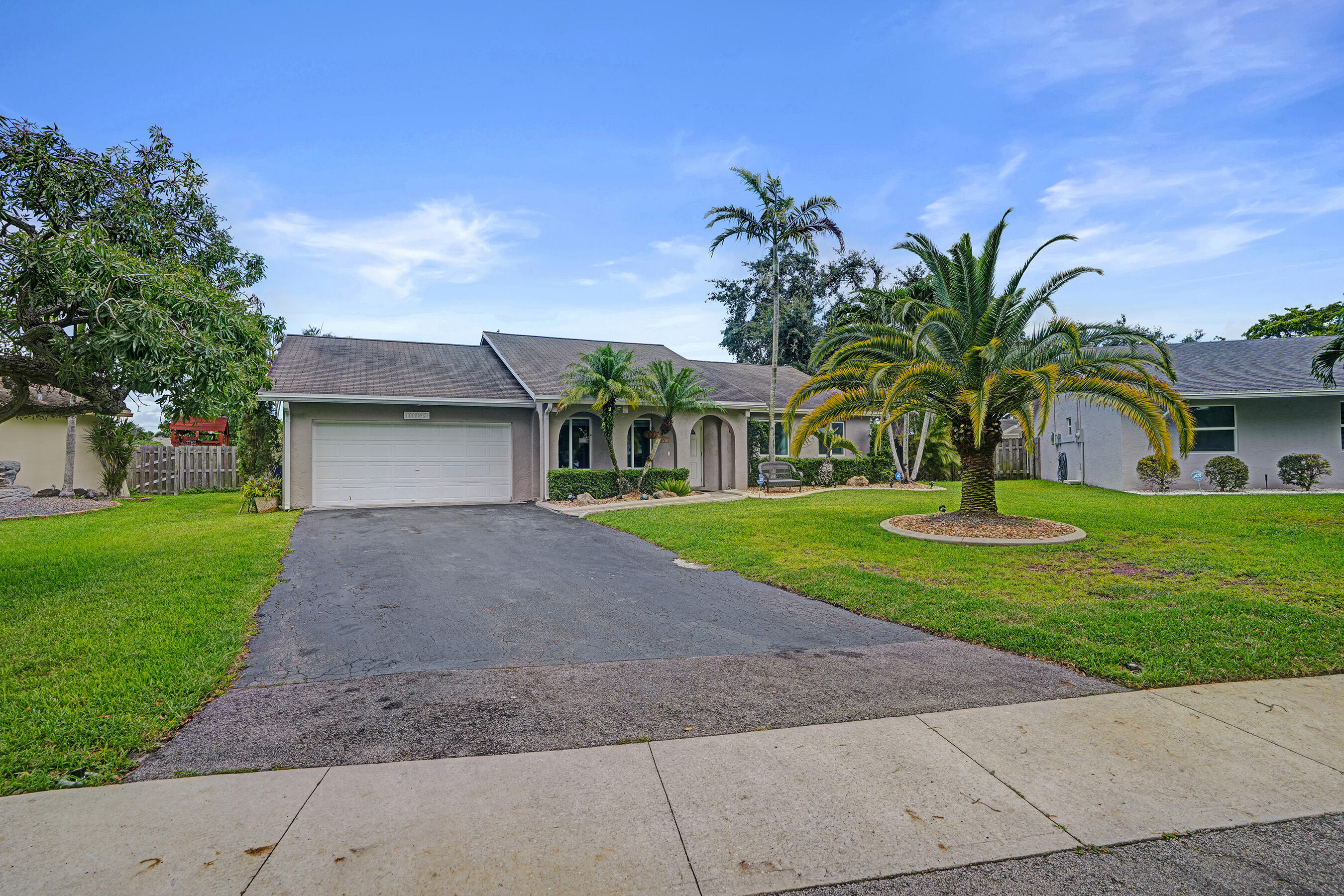 10141 SW 49th Court, Cooper City, FL 33328