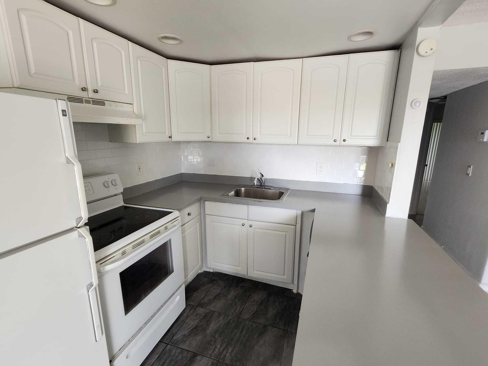 100 Village Green Circle E B212 — photo 4