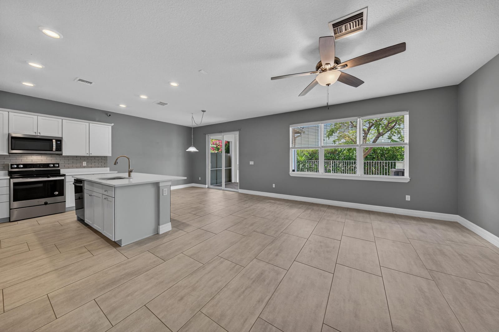 4715 Eucalyptus Drive, Hollywood, FL 33021 photo 9