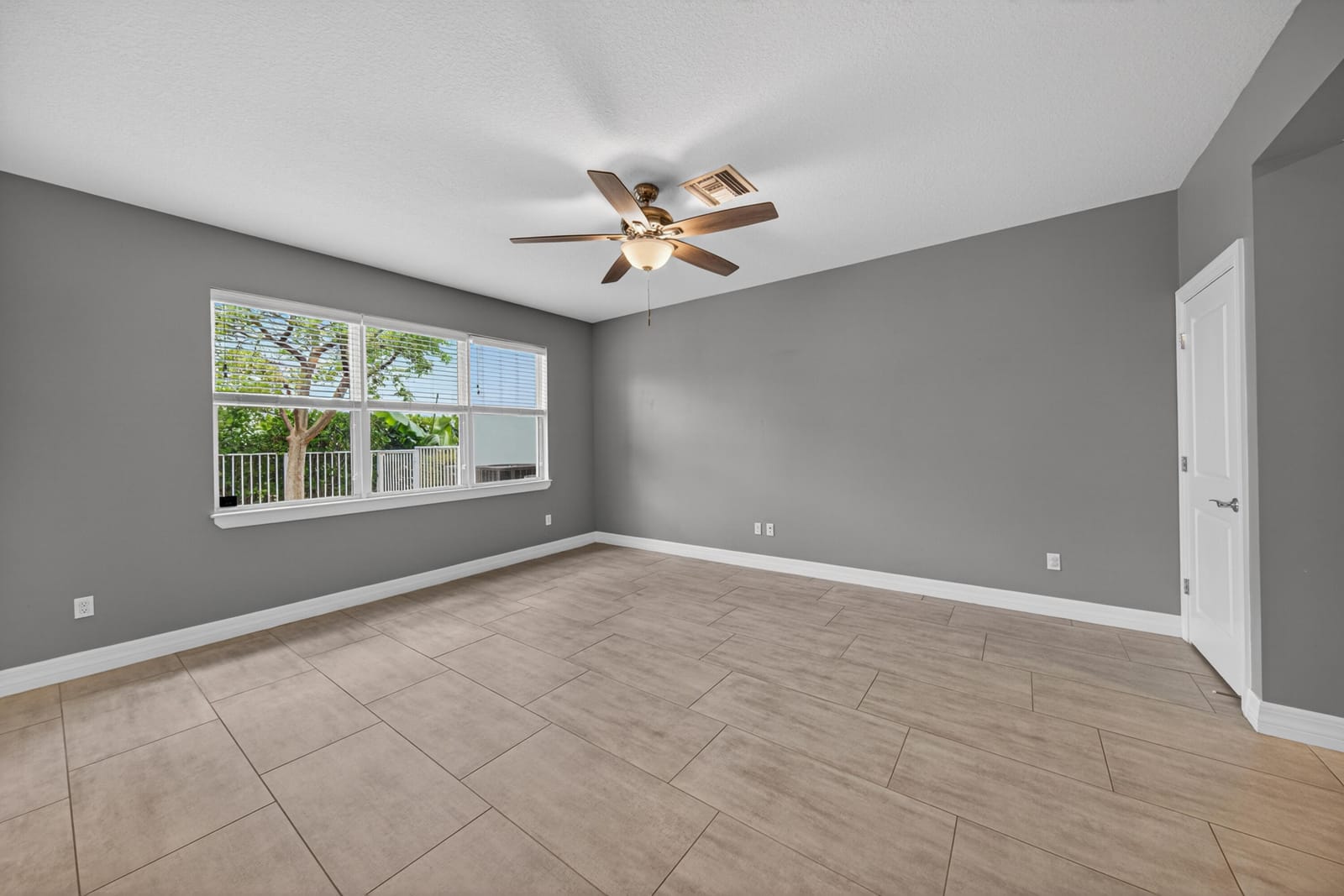 4715 Eucalyptus Drive, Hollywood, FL 33021 photo 10