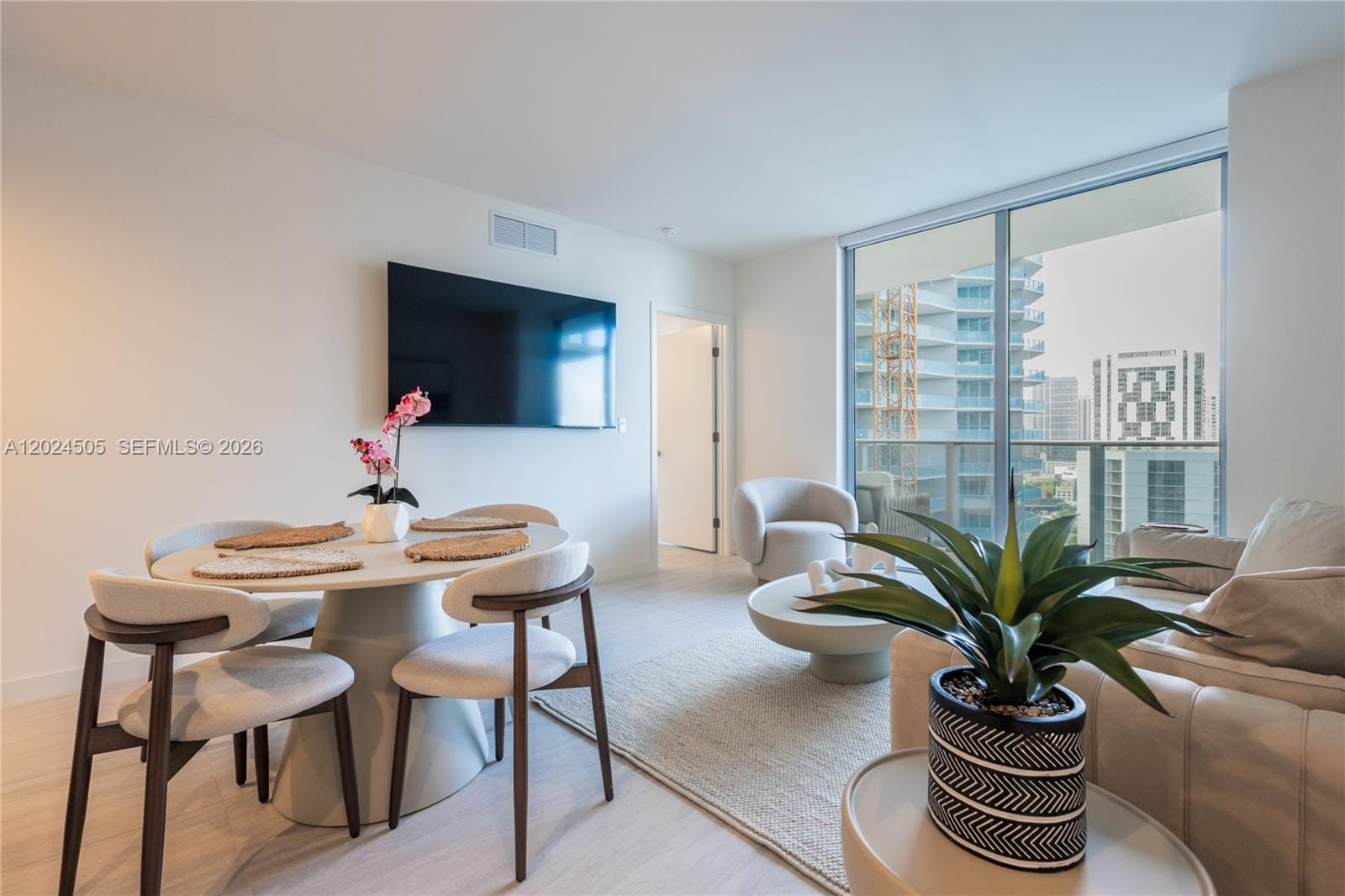 77 SE 5th Street 2602, Miami, FL 33131 photo 5