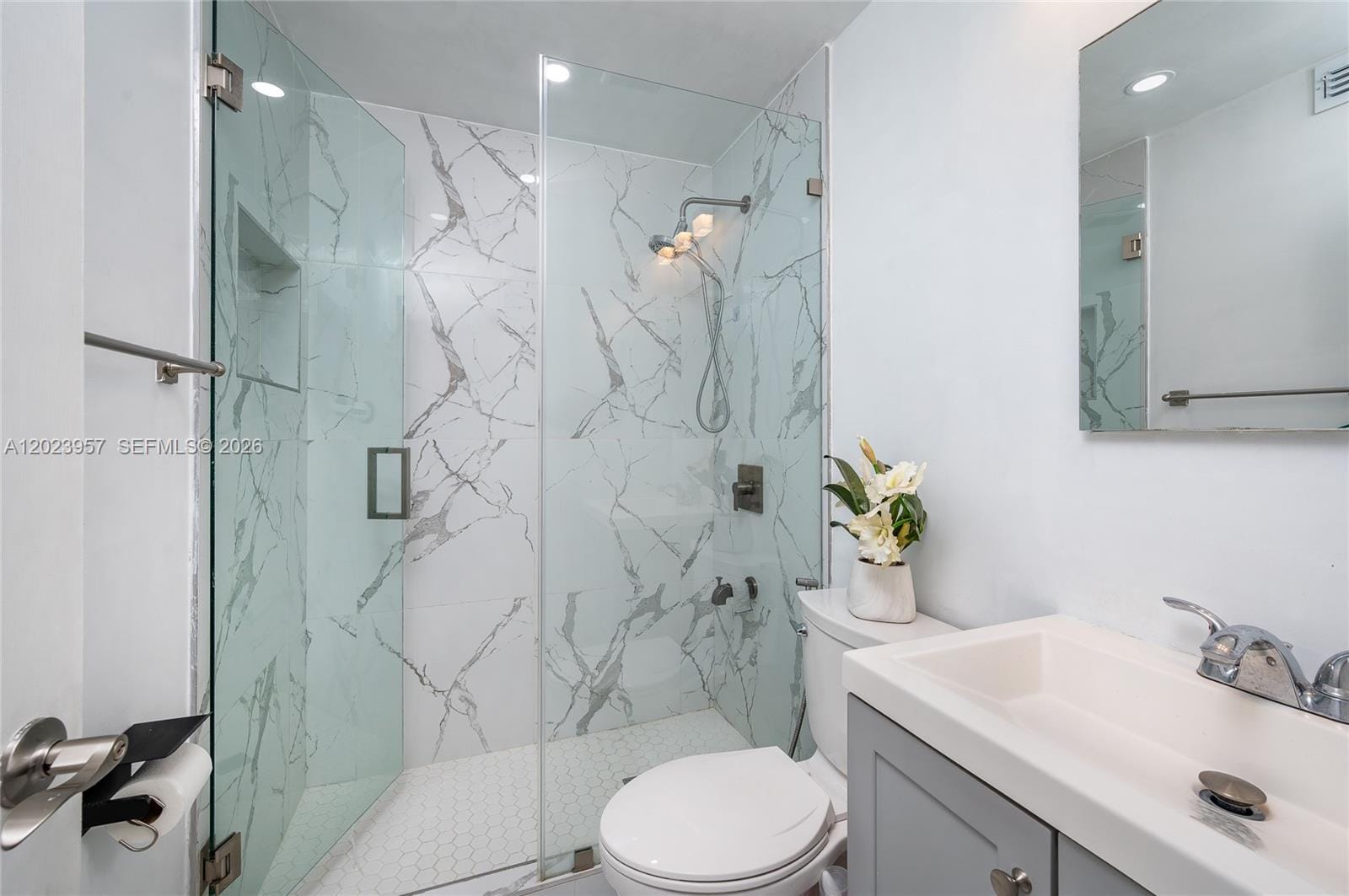 228 W 18th Street — photo 11