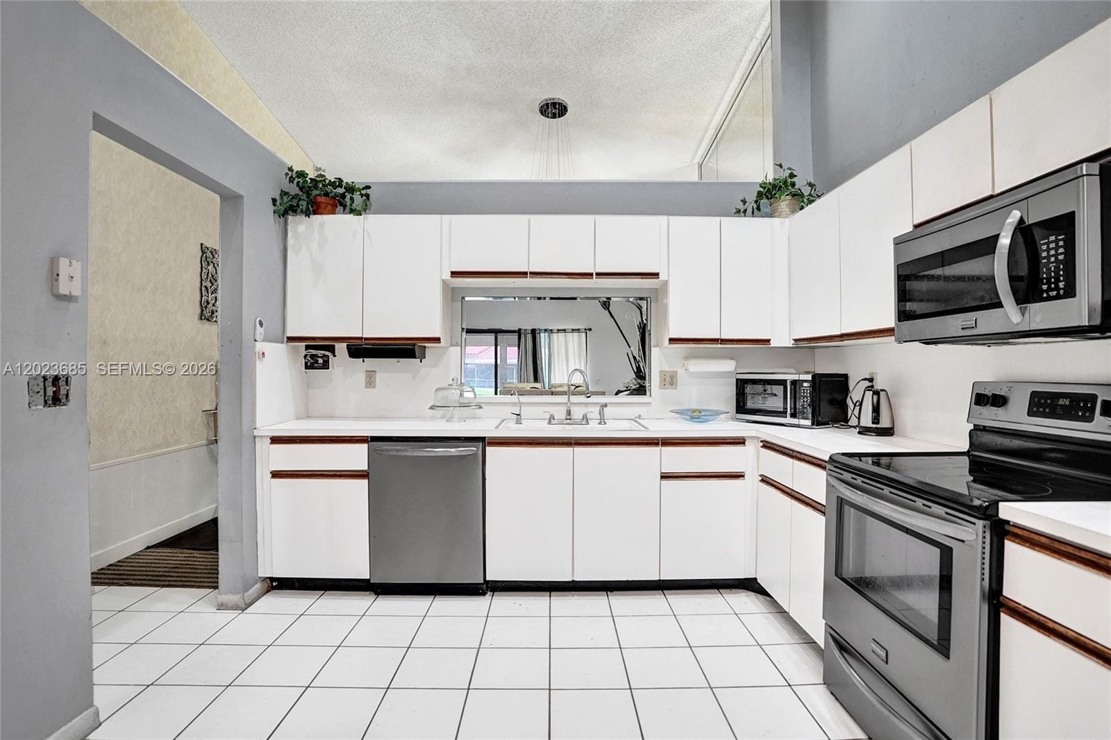 3273 W Inverrary Boulevard W, Lauderhill, FL 33319 photo 19