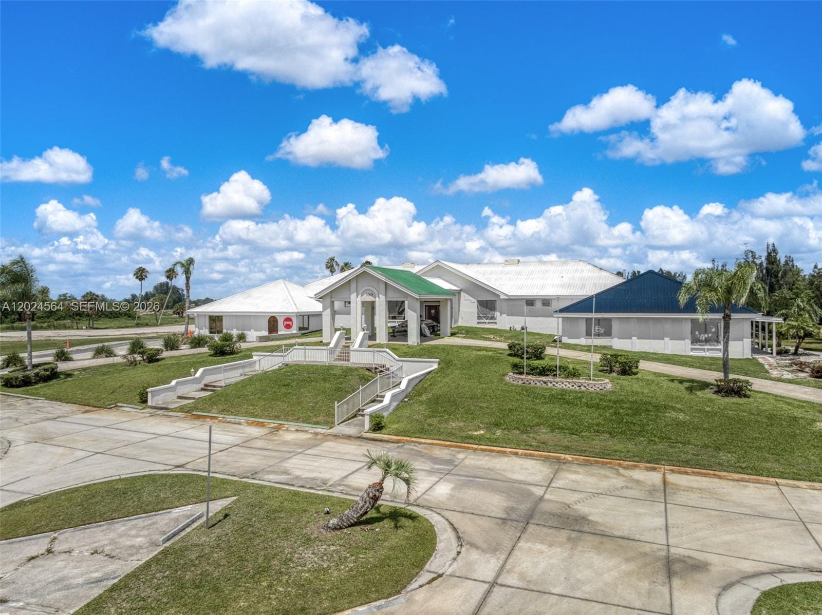 6813 Heavitree, Sebring, FL 33876 photo 3