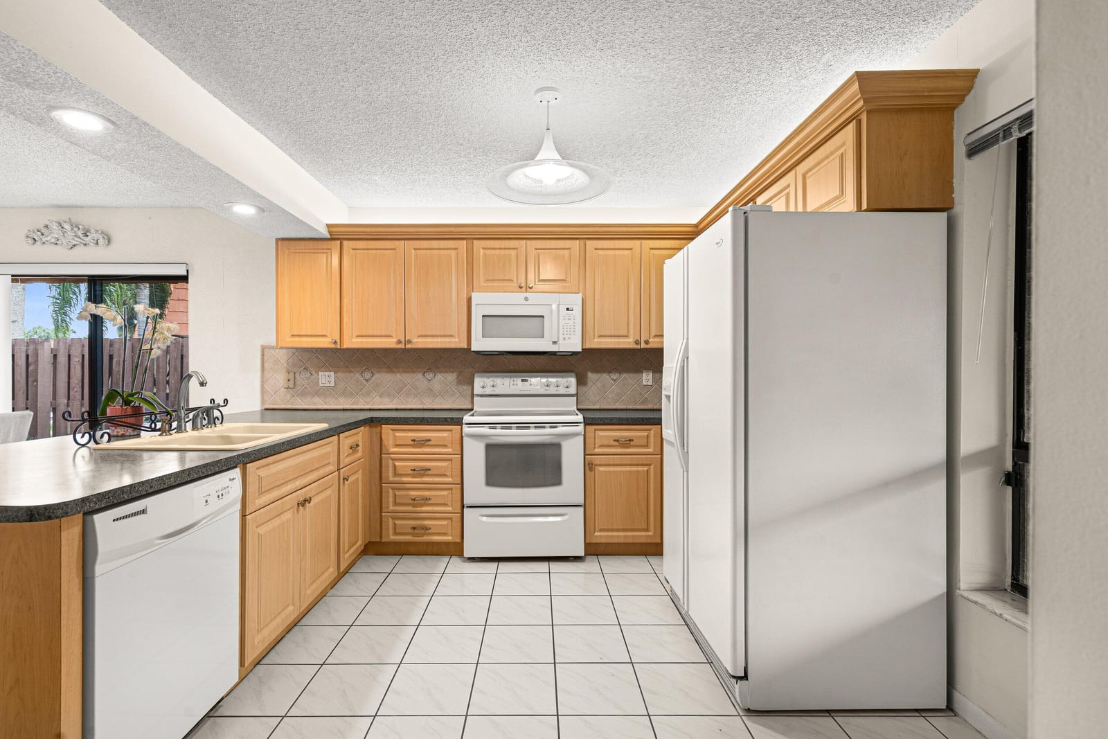 8321 S Coral Circle, North Lauderdale, FL 33068 photo 13