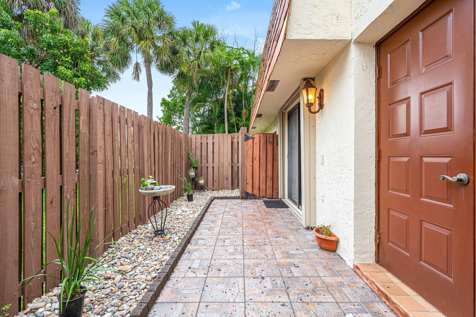 8321 S Coral Circle — photo 4