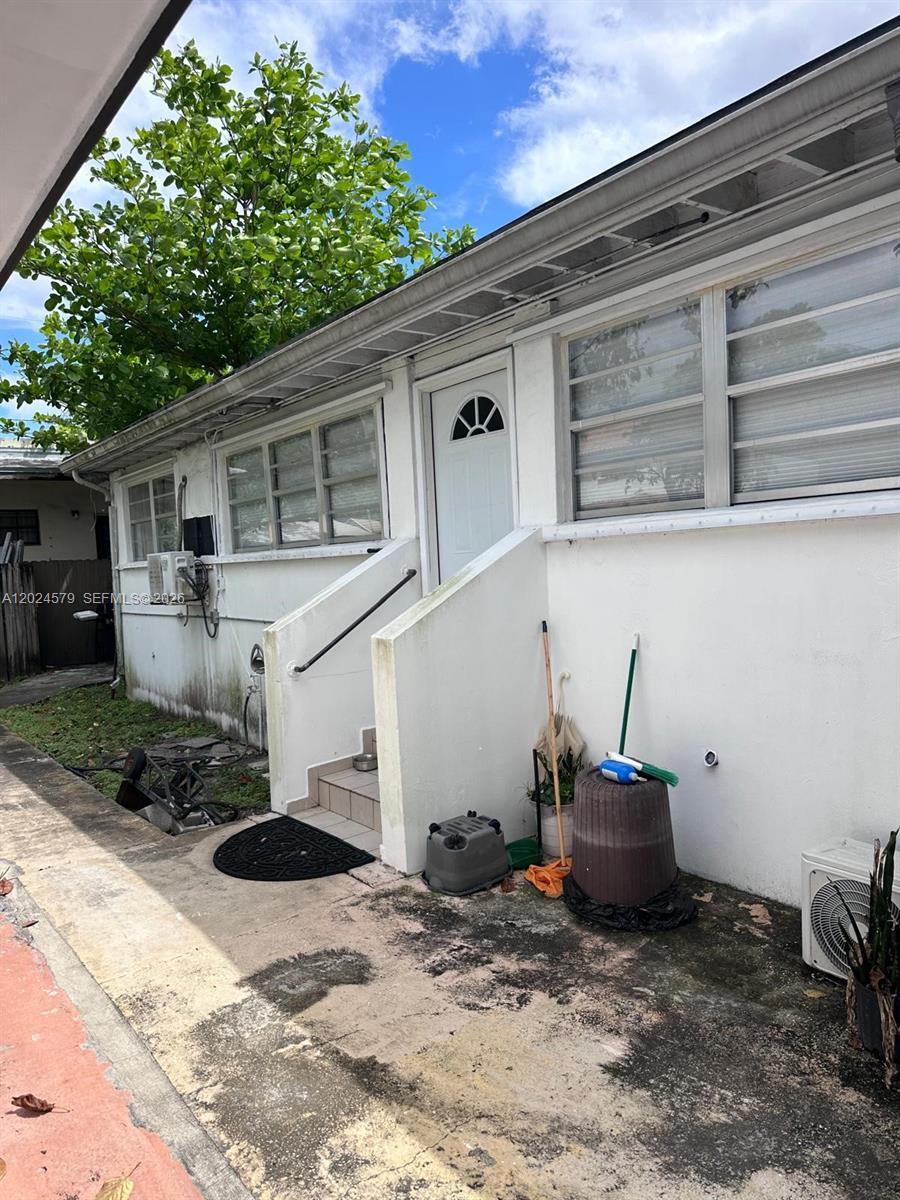 923 SW 43 Avenue 1, Miami, FL 33134, Miami