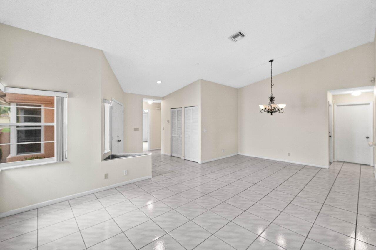 10001 Country Brook Road — photo 3