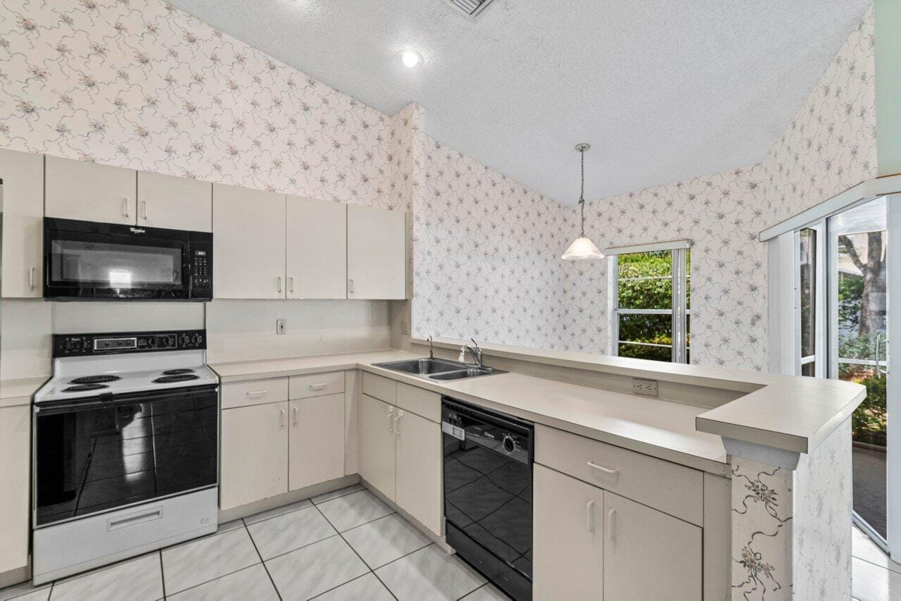 10001 Country Brook Road — photo 9