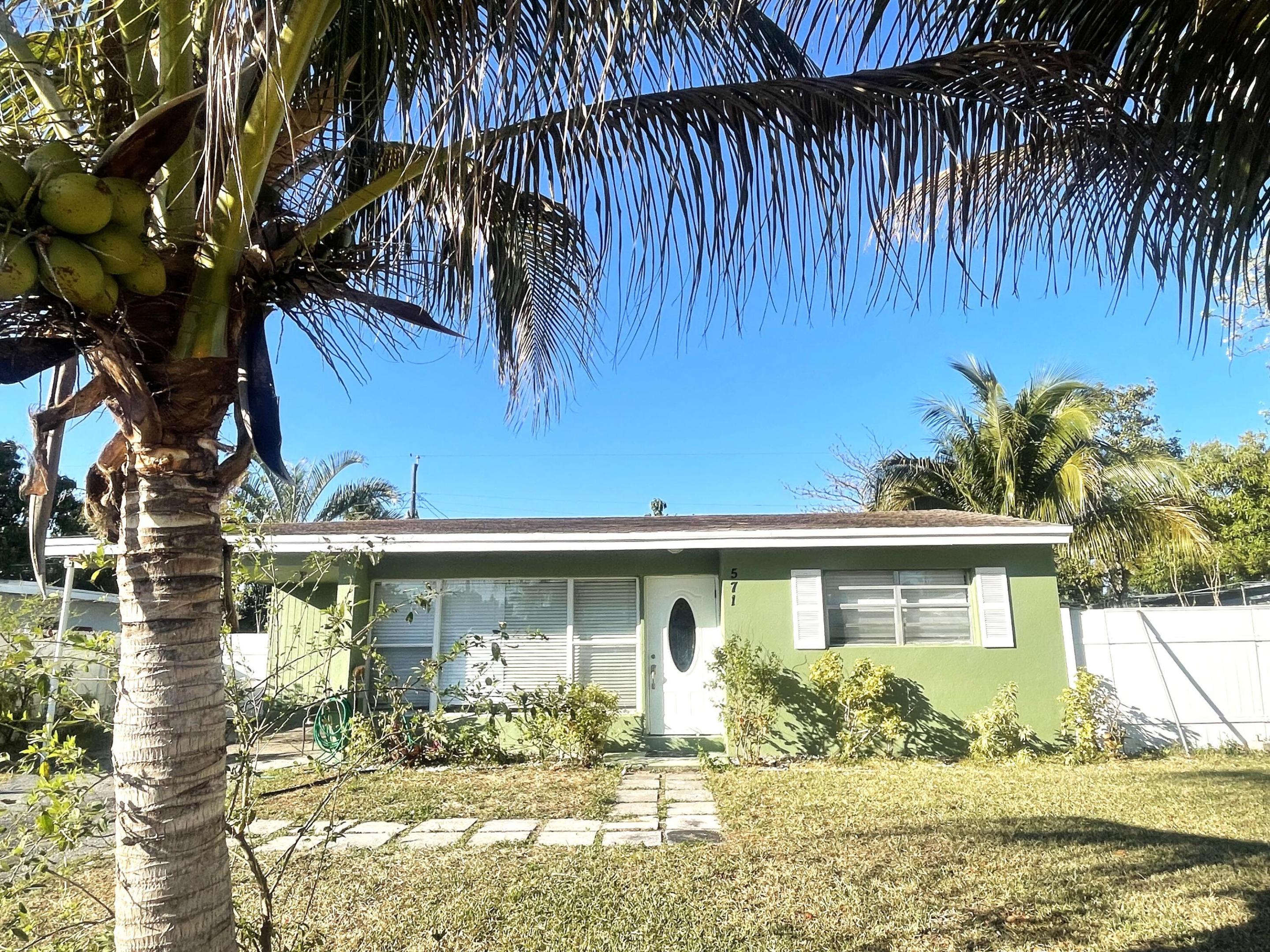 571 Sioux Road, Seminole Manor, FL 33462, Lantana