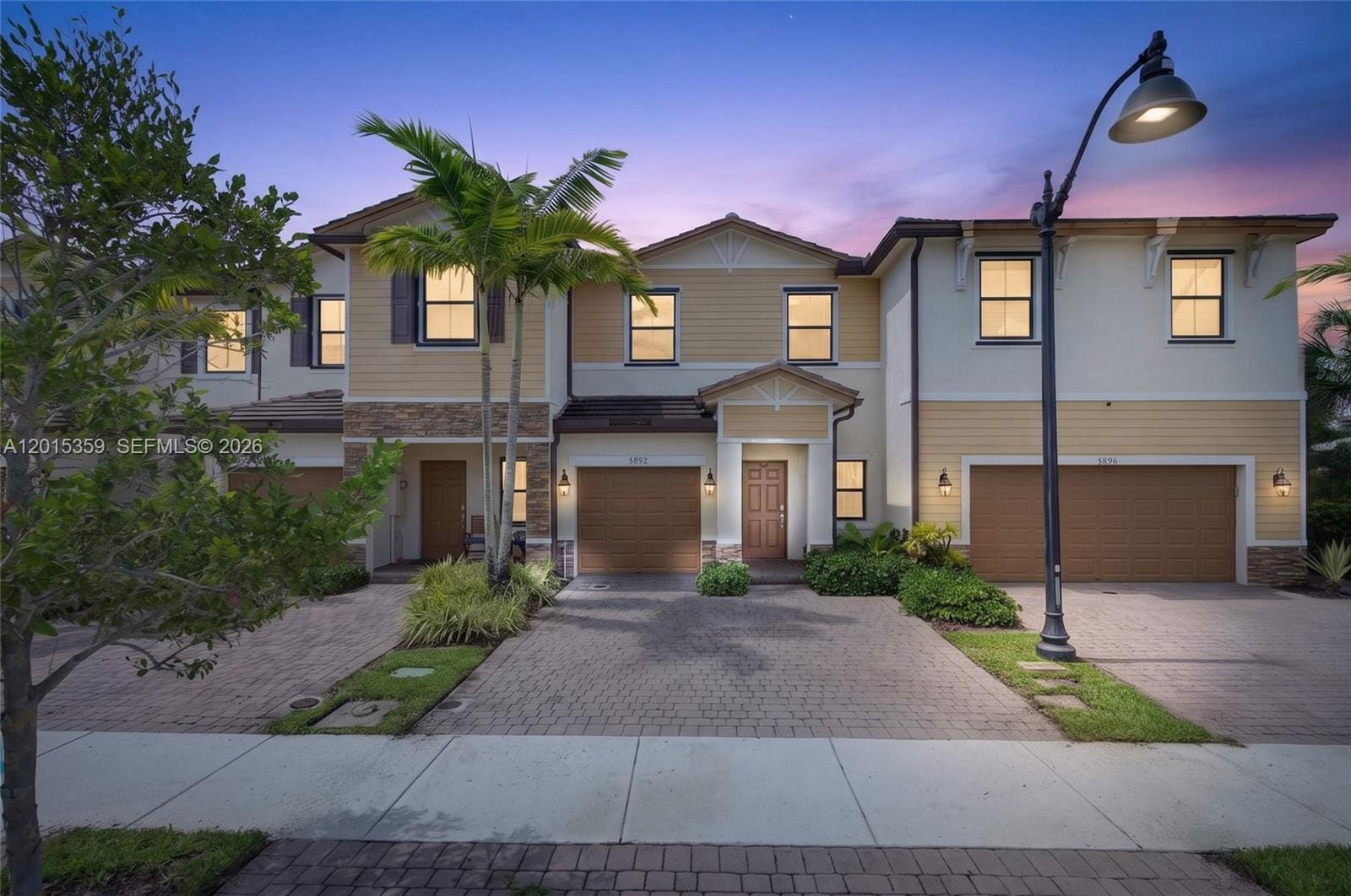 5892 Mustang Manor 5892 — photo 1