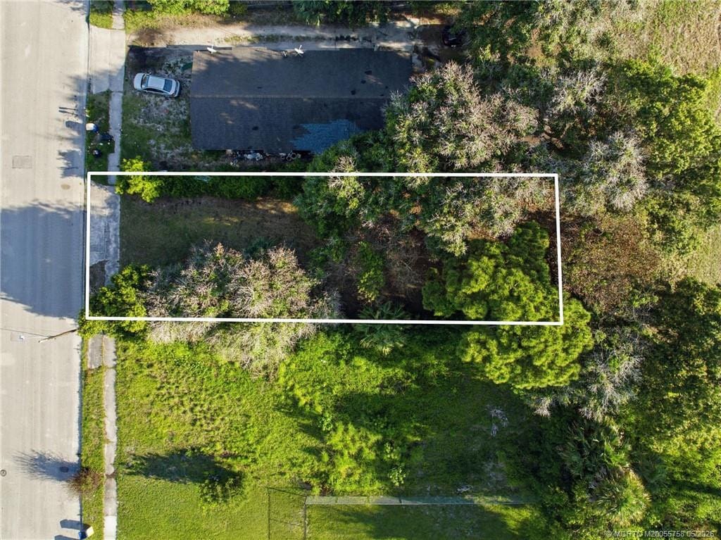 701 N 19th Street, Fort Pierce, FL 34950 photo 2