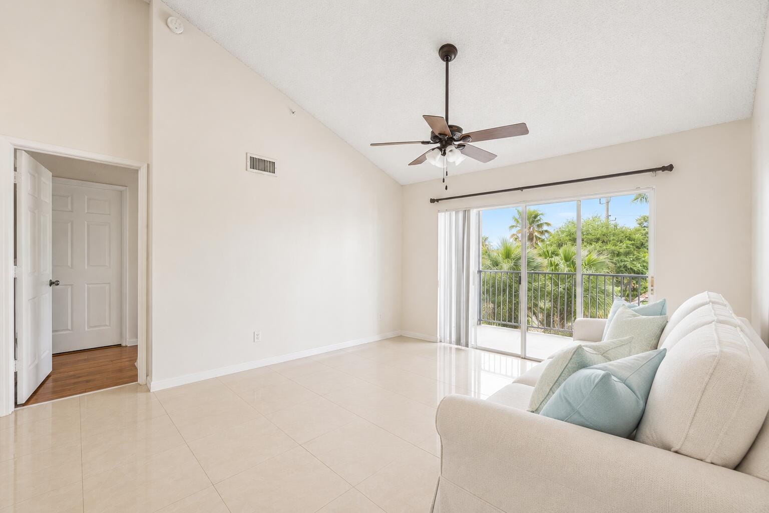 2640 S University Drive 309, Davie, FL 33328 photo 4