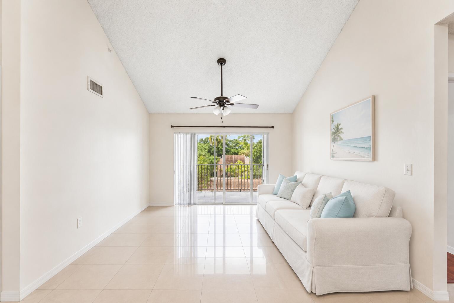 2640 S University Drive 309, Davie, FL 33328, Davie