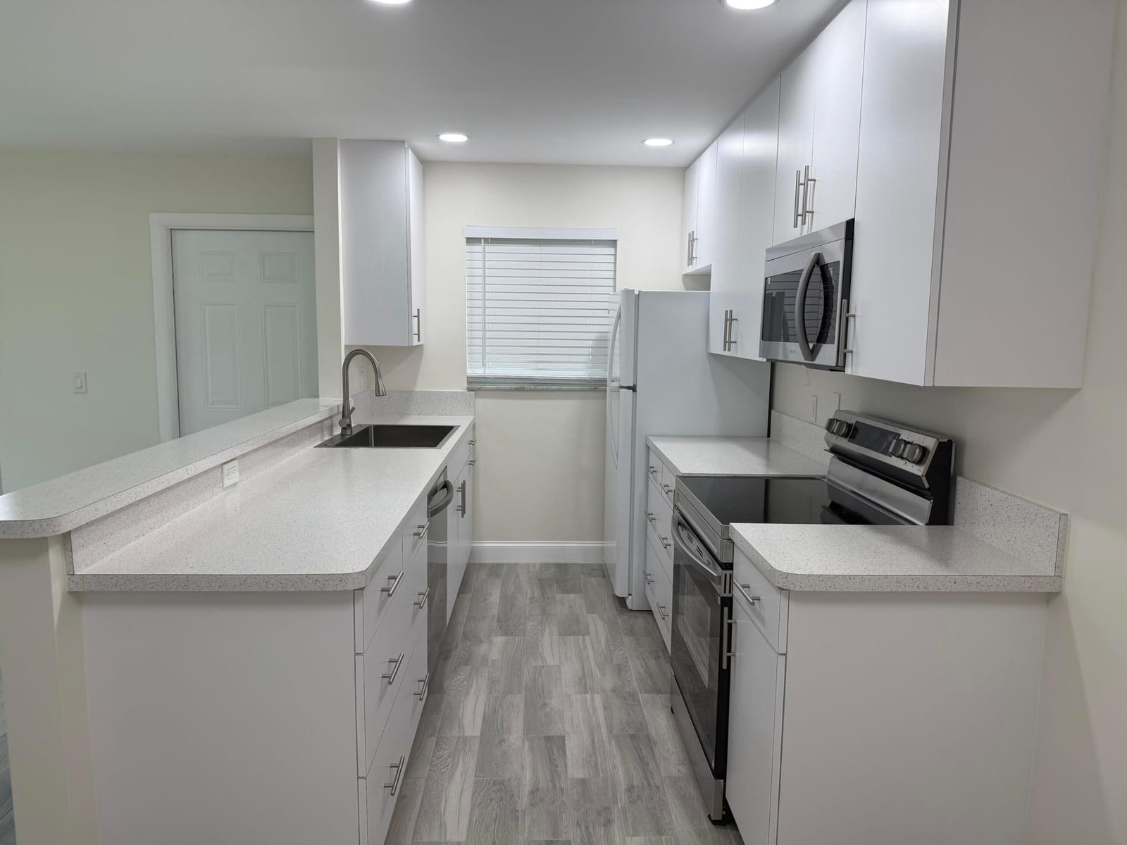 255 South Boulevard D — photo 4