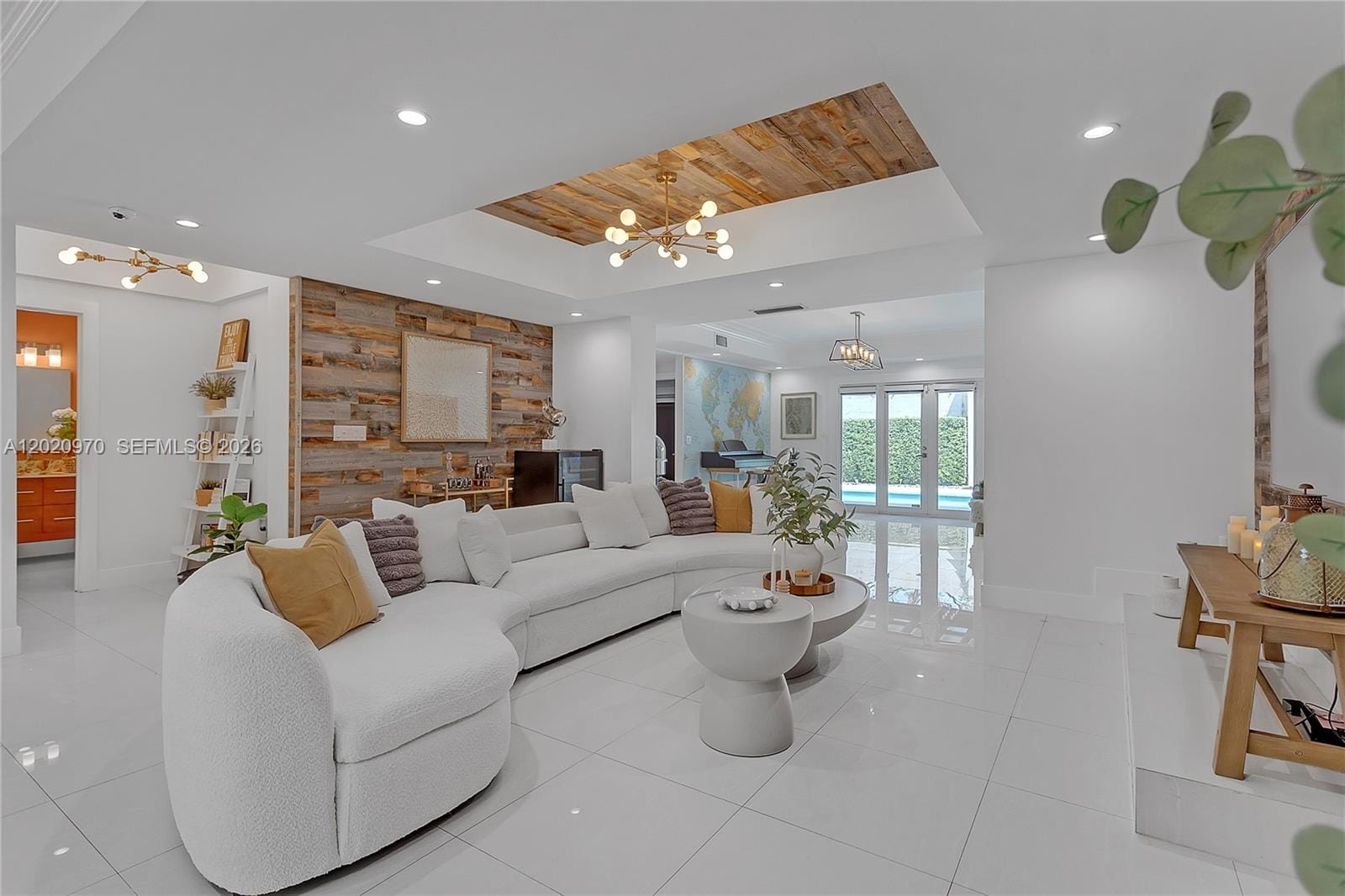95 Shore Drive W — photo 3