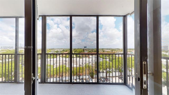 20100 W Country Club Drive 801, Bonavida, Aventura, FL
