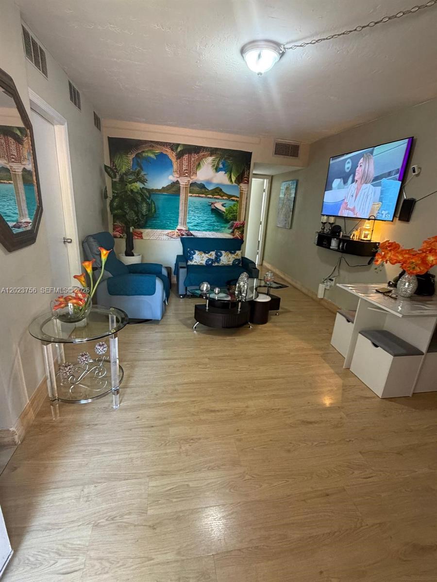 1245 W 24th Street 118, Hialeah, FL 33010, Hialeah