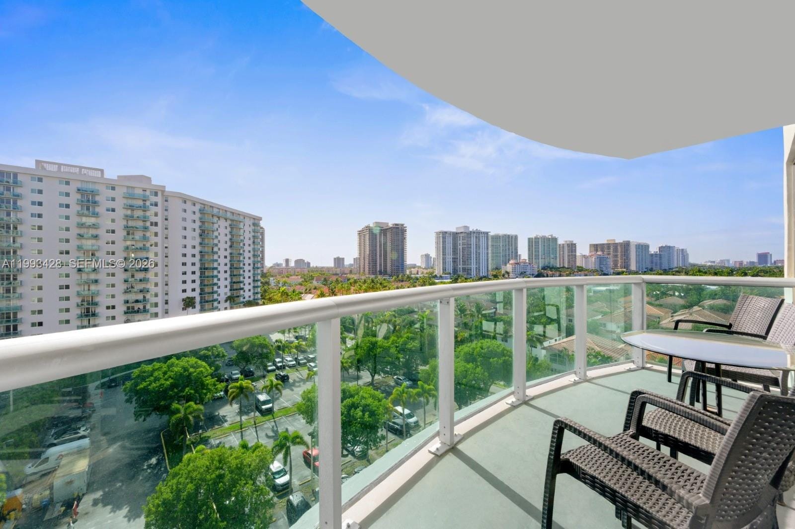 19370 Collins Avenue 916 — photo 2