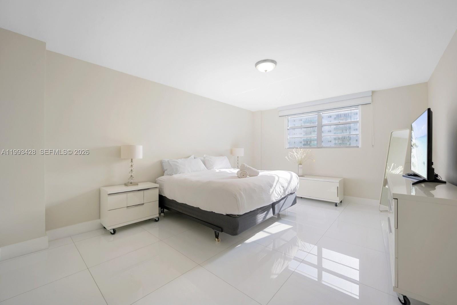 19370 Collins Avenue 916 — photo 11