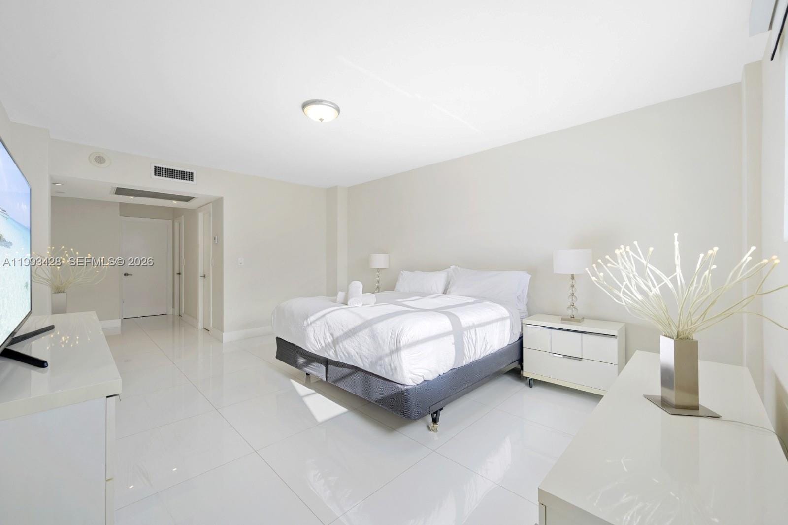 19370 Collins Avenue 916 — photo 12