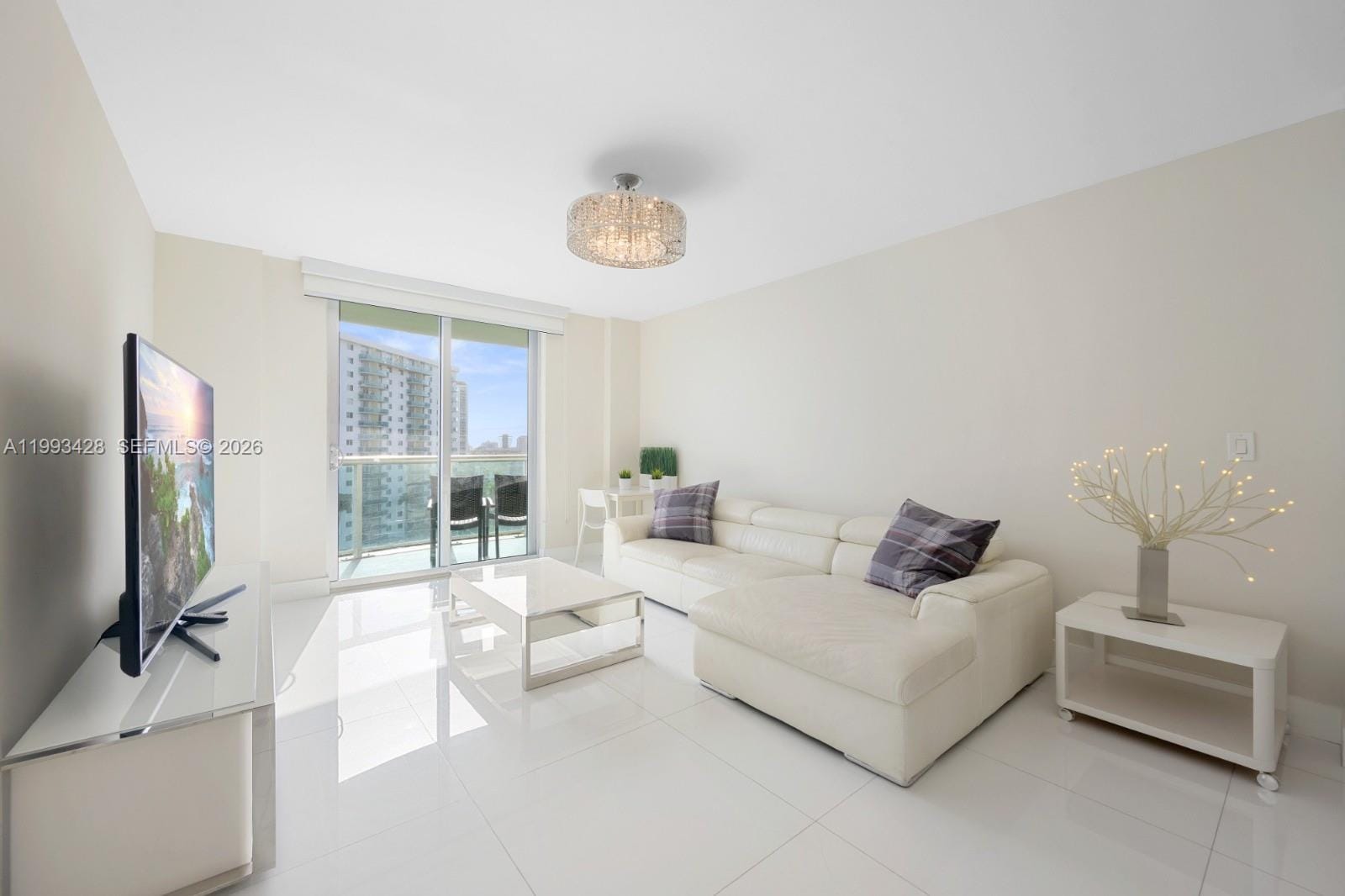 19370 Collins Avenue 916 — photo 3