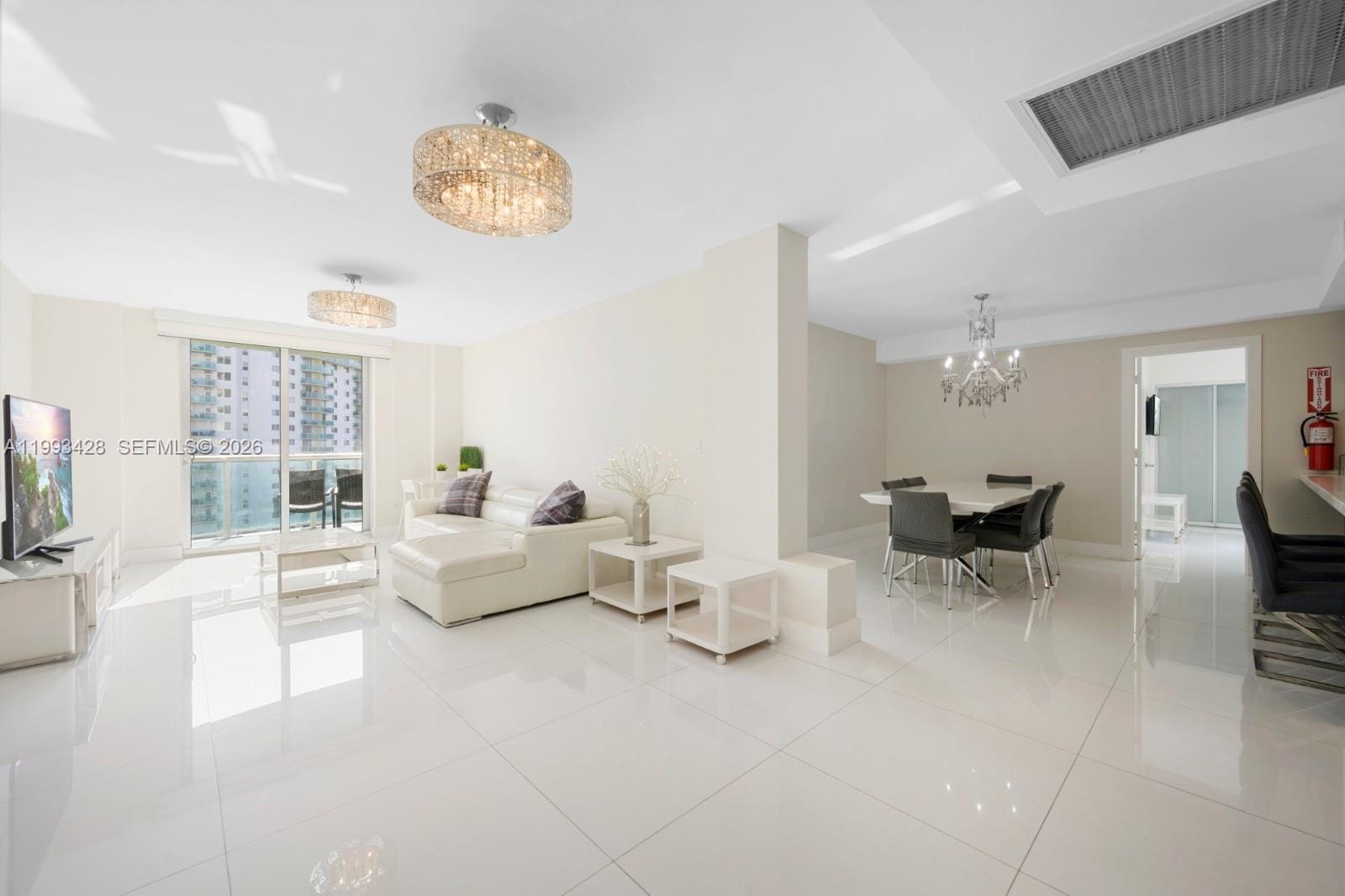 19370 Collins Avenue 916 — photo 5