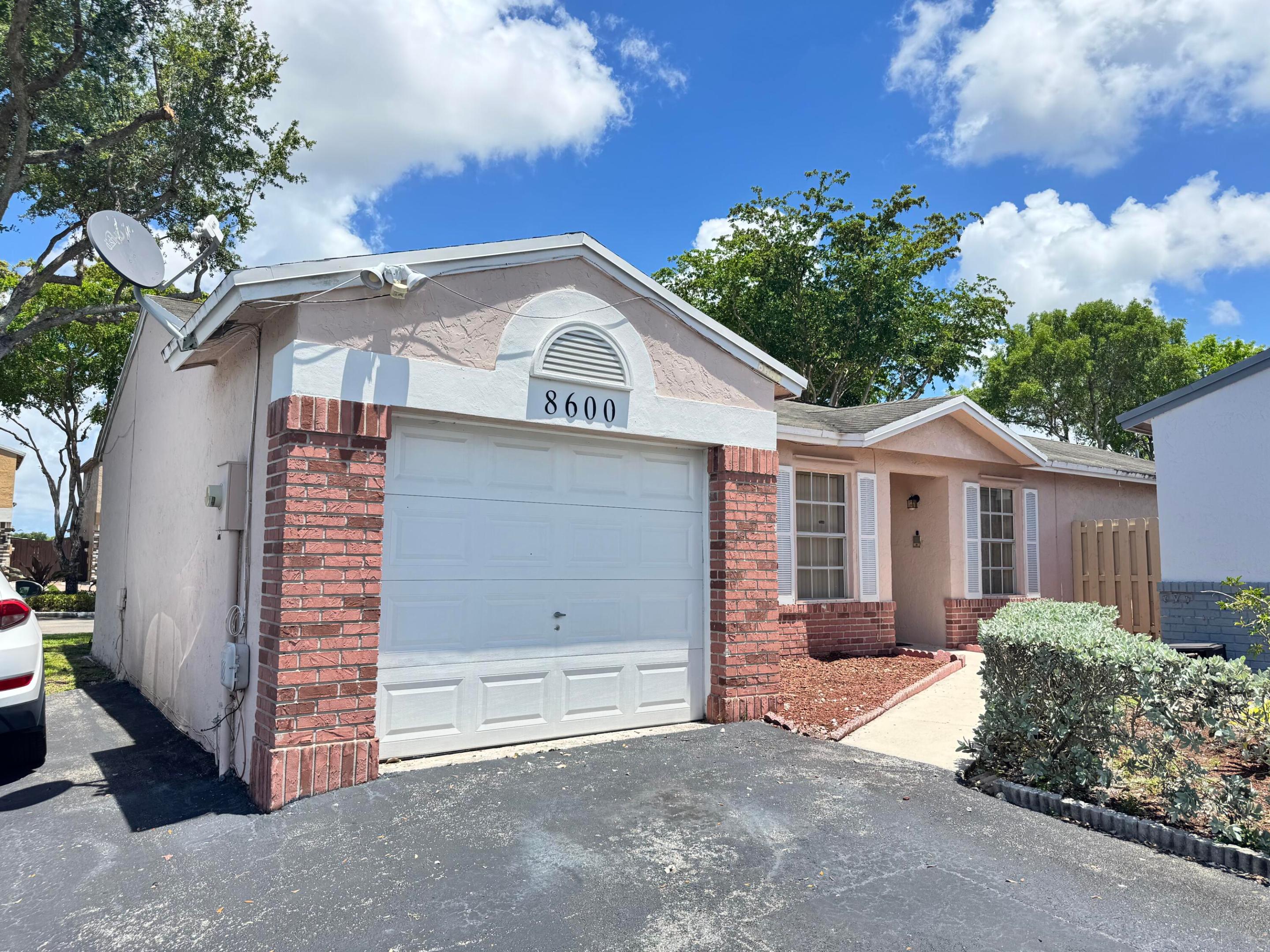 8600 NW 193rd Terrace, Hialeah, FL 33015, Hialeah