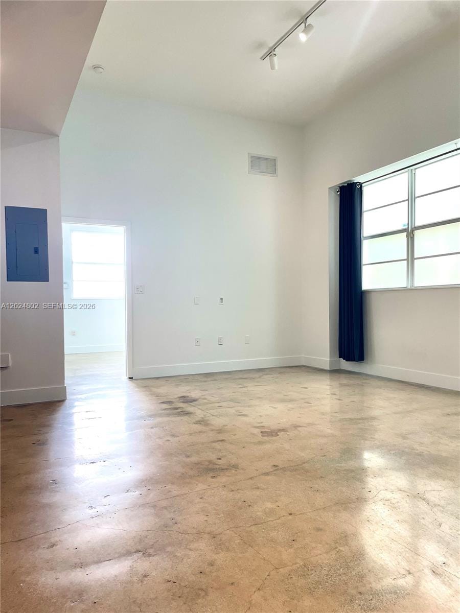 935 Euclid Avenue 6 — photo 3