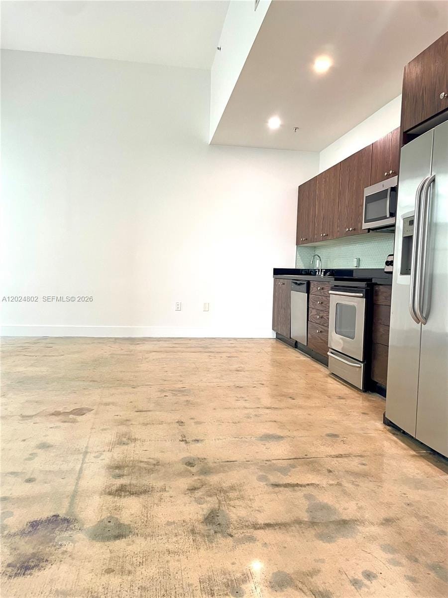 935 Euclid Avenue 6 — photo 4