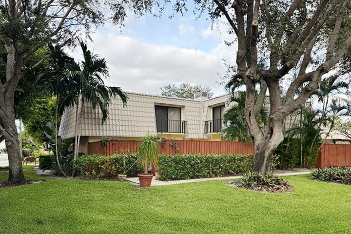 1700 Embassy Drive 504 — photo 12