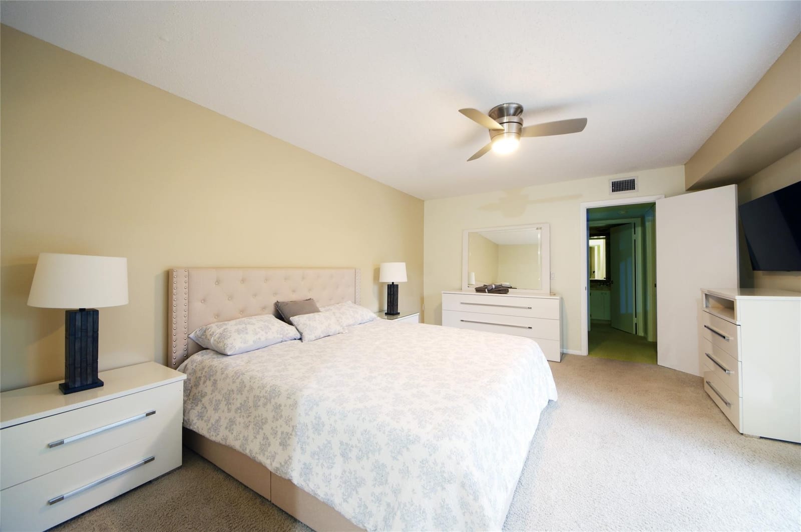 1700 Embassy Drive 504 — photo 6