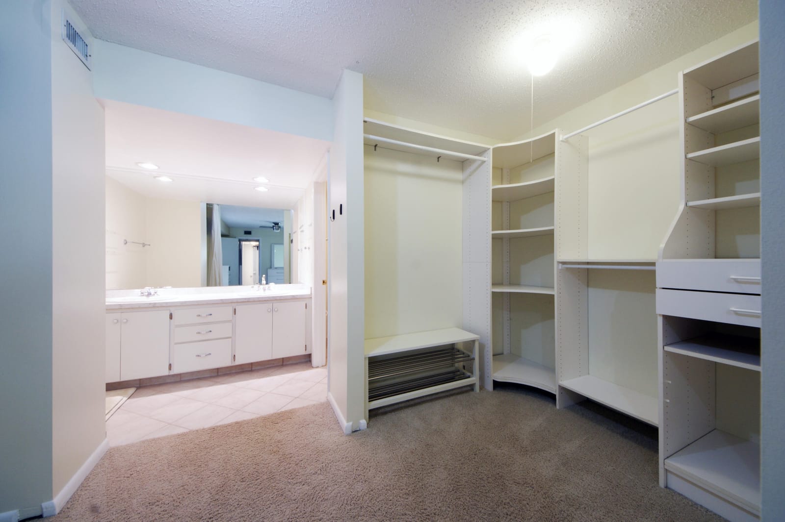 1700 Embassy Drive 504 — photo 7