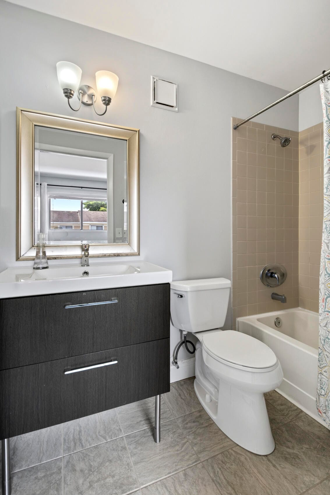 307 Palm Circle E, Pembroke Pines, FL 33025 photo 16