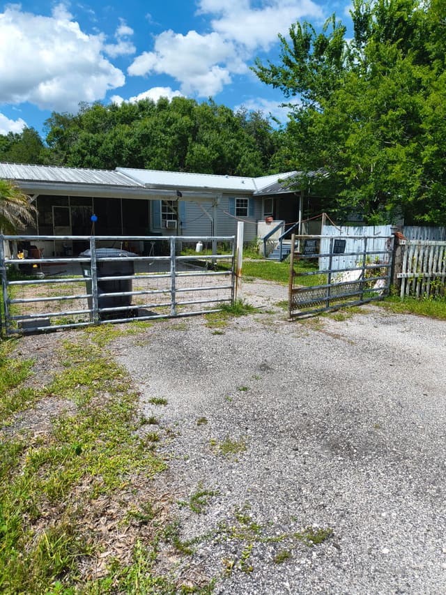 6725 NE 8th Lane, Okeechobee, FL 34974