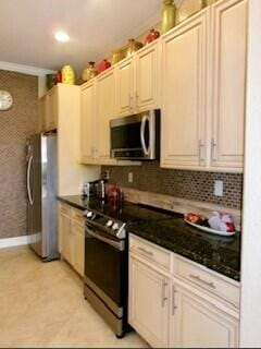 6898 Julia Gardens Drive — photo 11
