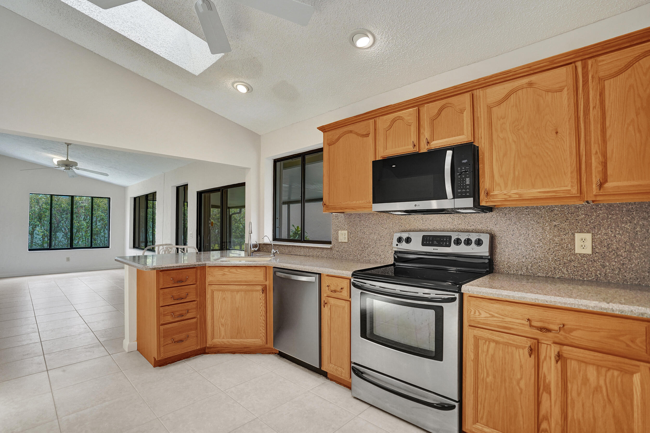 2395 NW 15th Street — photo 7