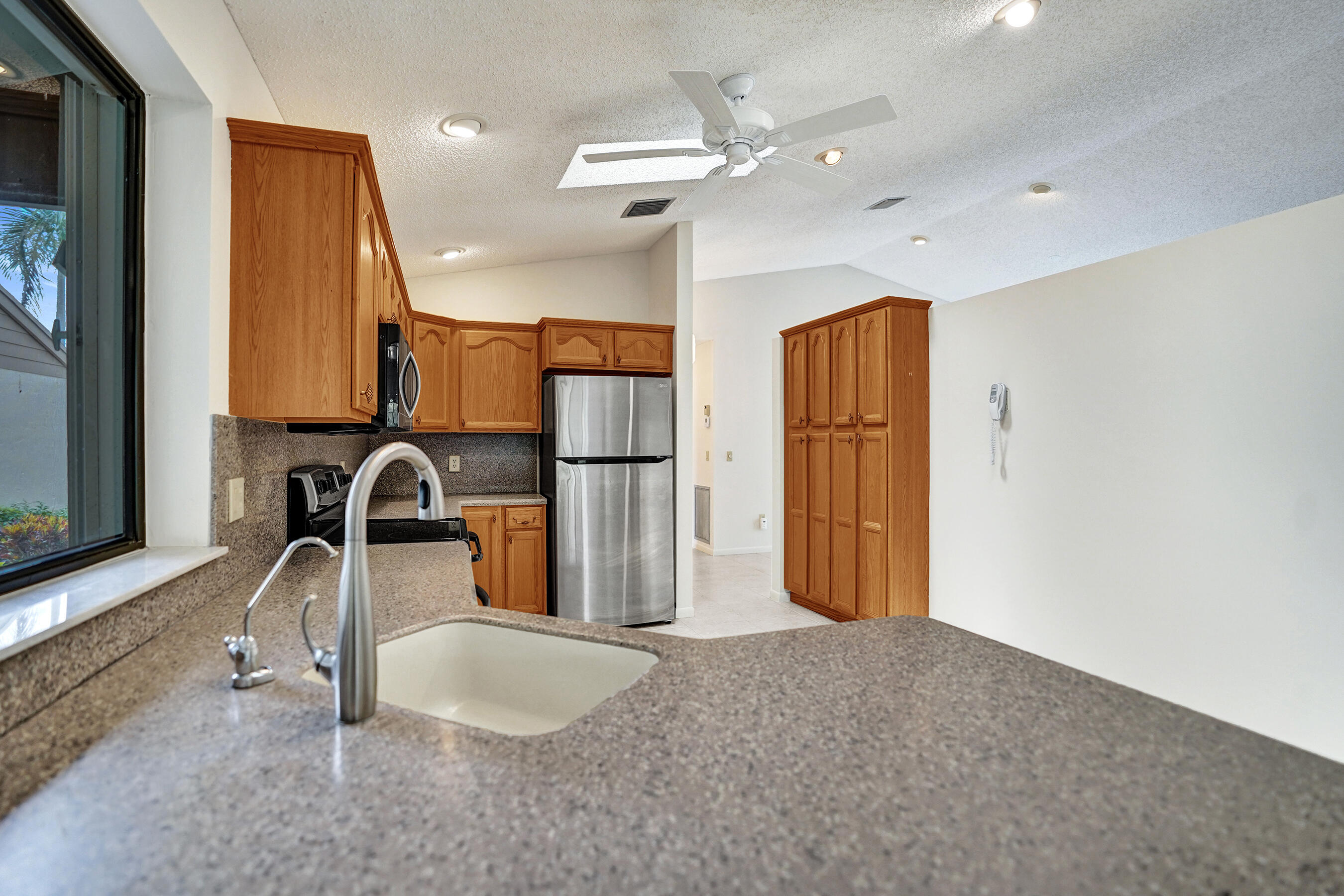 2395 NW 15th Street — photo 10