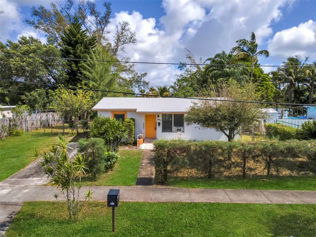 3411 SW 35th Street, West Park, FL 33023