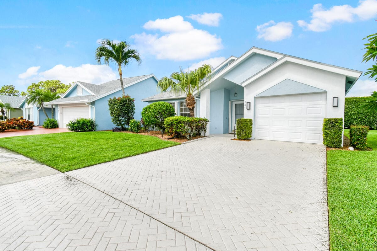 124 Adobe Circle, Jupiter, FL 33458 photo 2