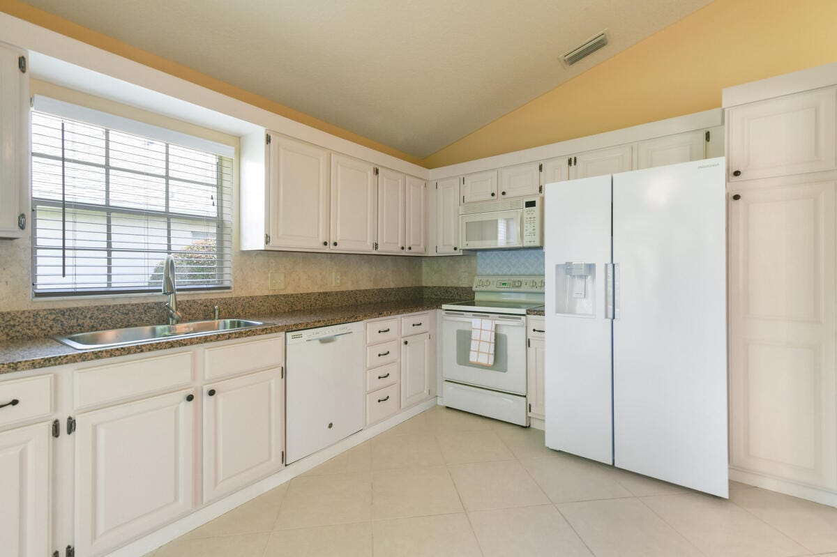 124 Adobe Circle, Jupiter, FL 33458 photo 21