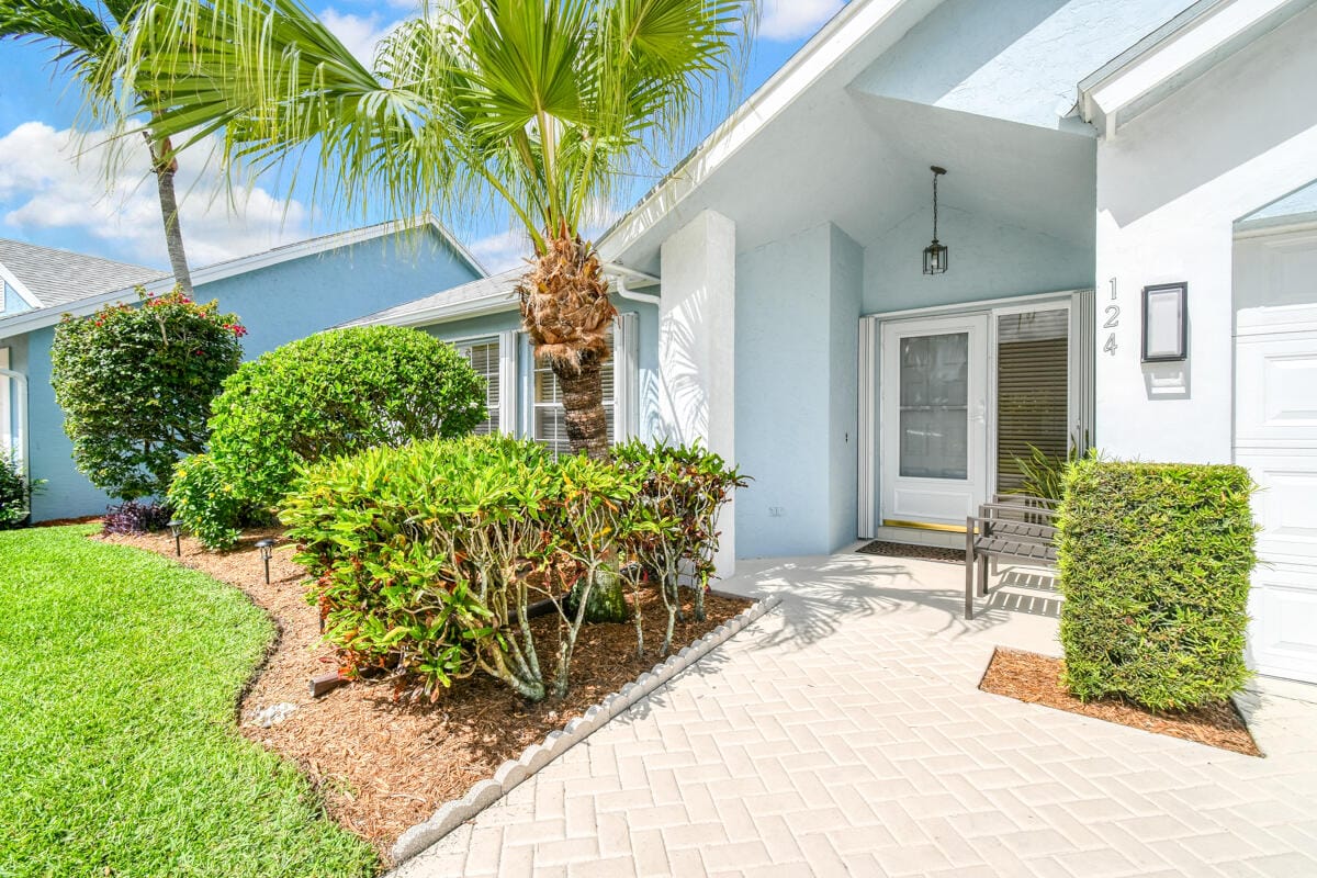 124 Adobe Circle, Jupiter, FL 33458 photo 4