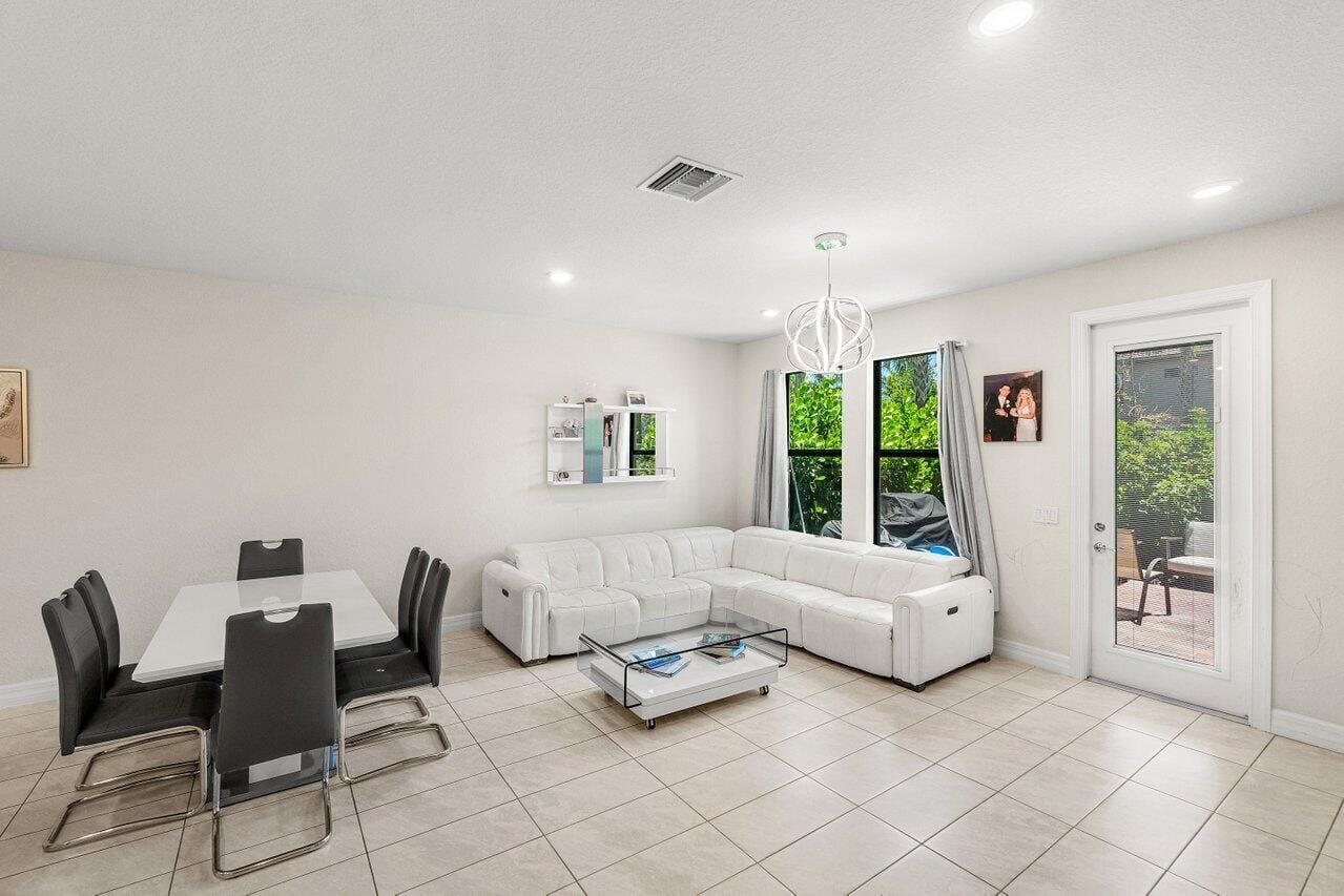 4824 Chantilly Road, Lake Worth, FL 33467 photo 13