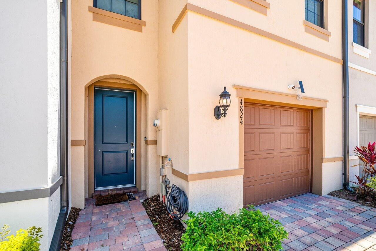 4824 Chantilly Road, Lake Worth, FL 33467 photo 4