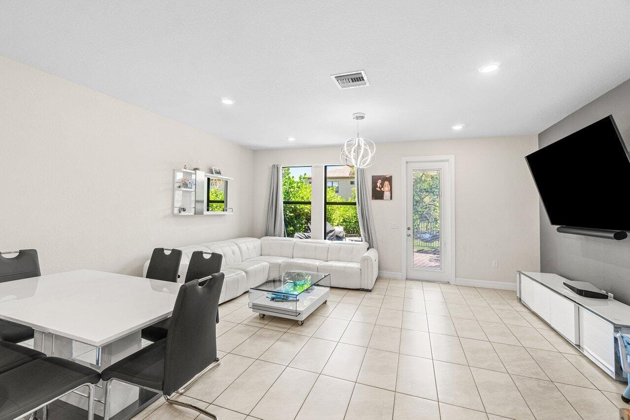 4824 Chantilly Road, Lake Worth, FL 33467 photo 10