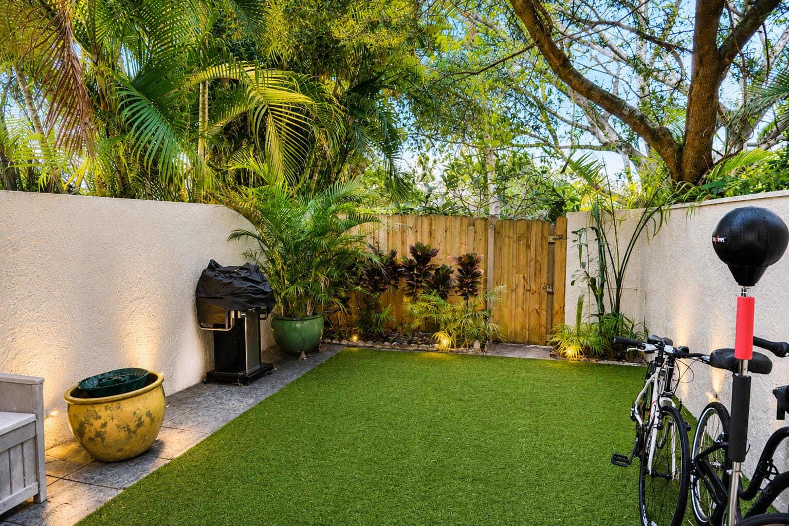 3062 S Oakland Forest Drive 203, Oakland Park, FL 33309 photo 4