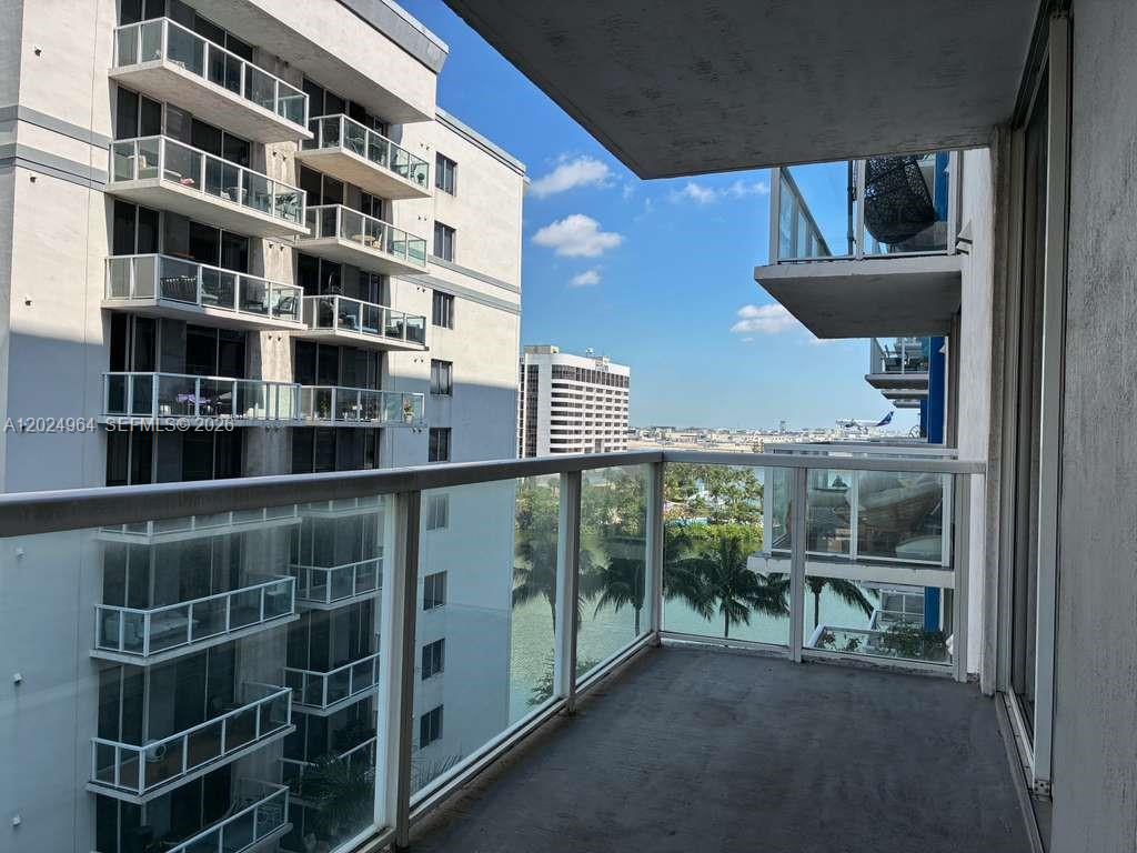 5085 NW 7th Street 909, Miami, FL 33126, Miami
